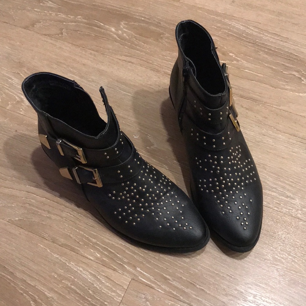 F21 Chelsea boots FREE W/ PURCHASE